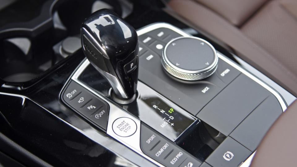 宝马x3现在买属于抄底吗,宝马x3全款提车价目表30万左右