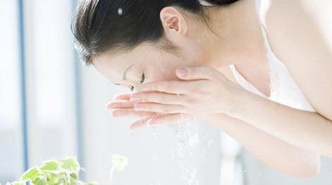 毛孔粗大怎么办教你一招收缩毛孔,毛孔粗大怎么办什么方法有效