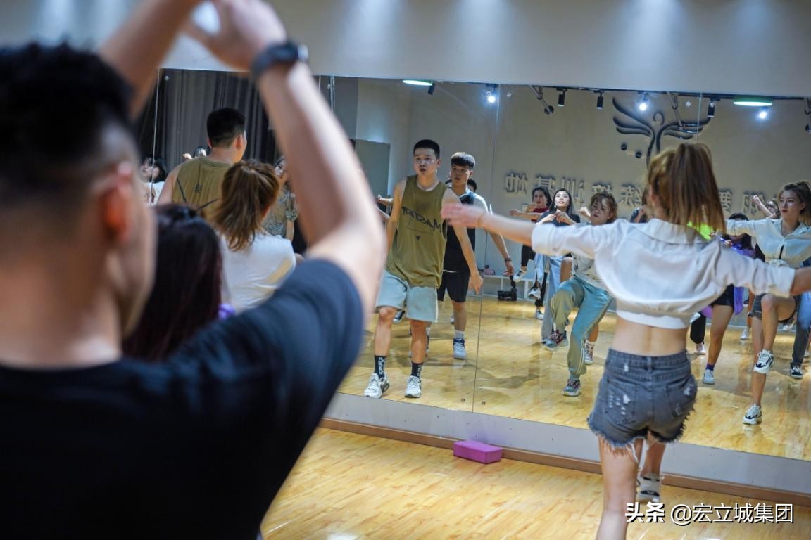 「宏图故事」花果园这个爵士舞培训基地，带你解锁不一样的自己