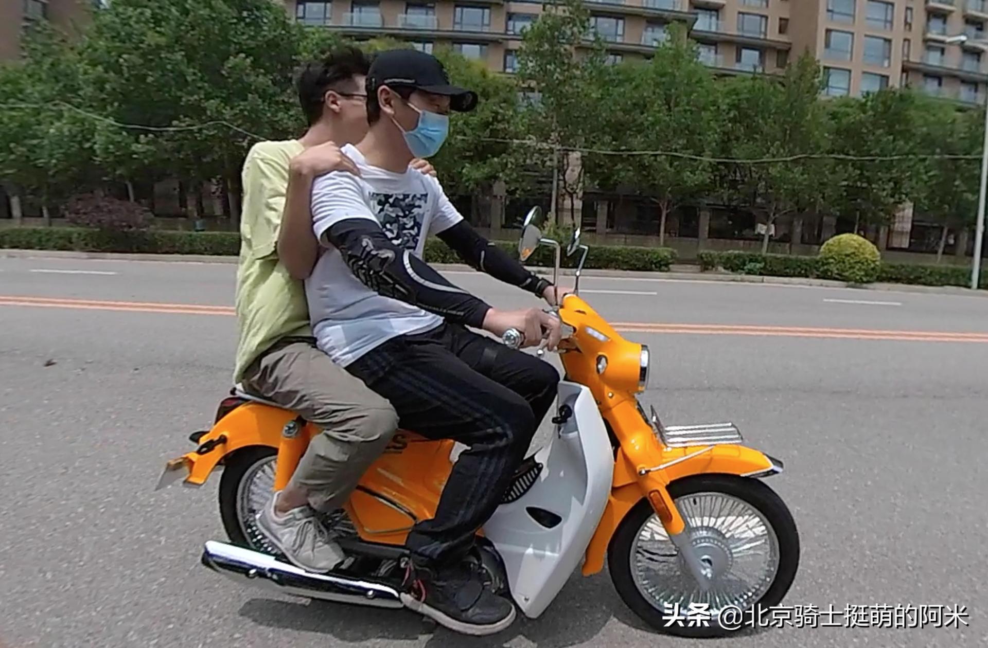 宗申幼兽新款110多少钱,新款复古幼兽弯梁110摩托车价格