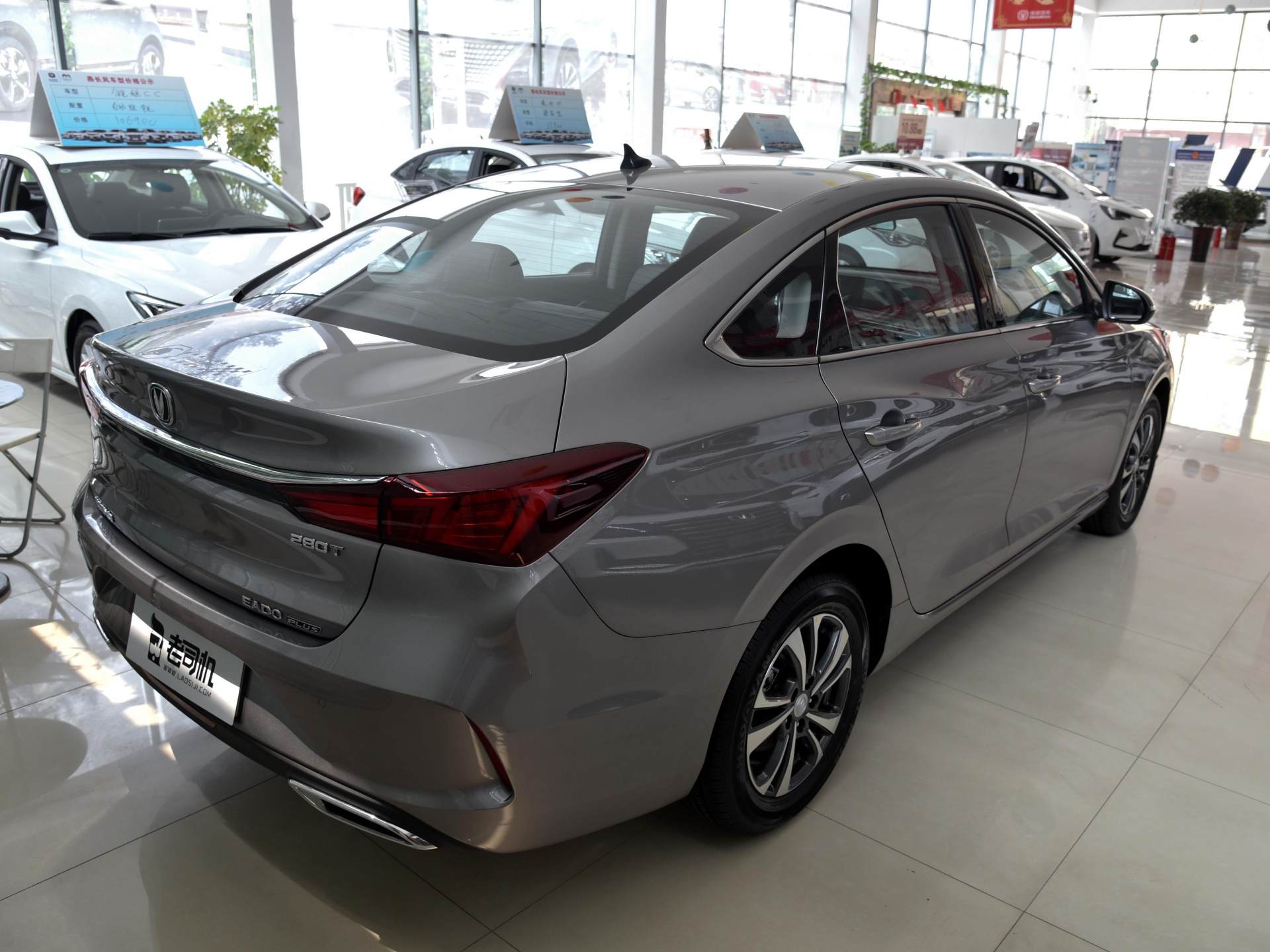 想要实用省油买哪个车,想要很便宜又实用的车