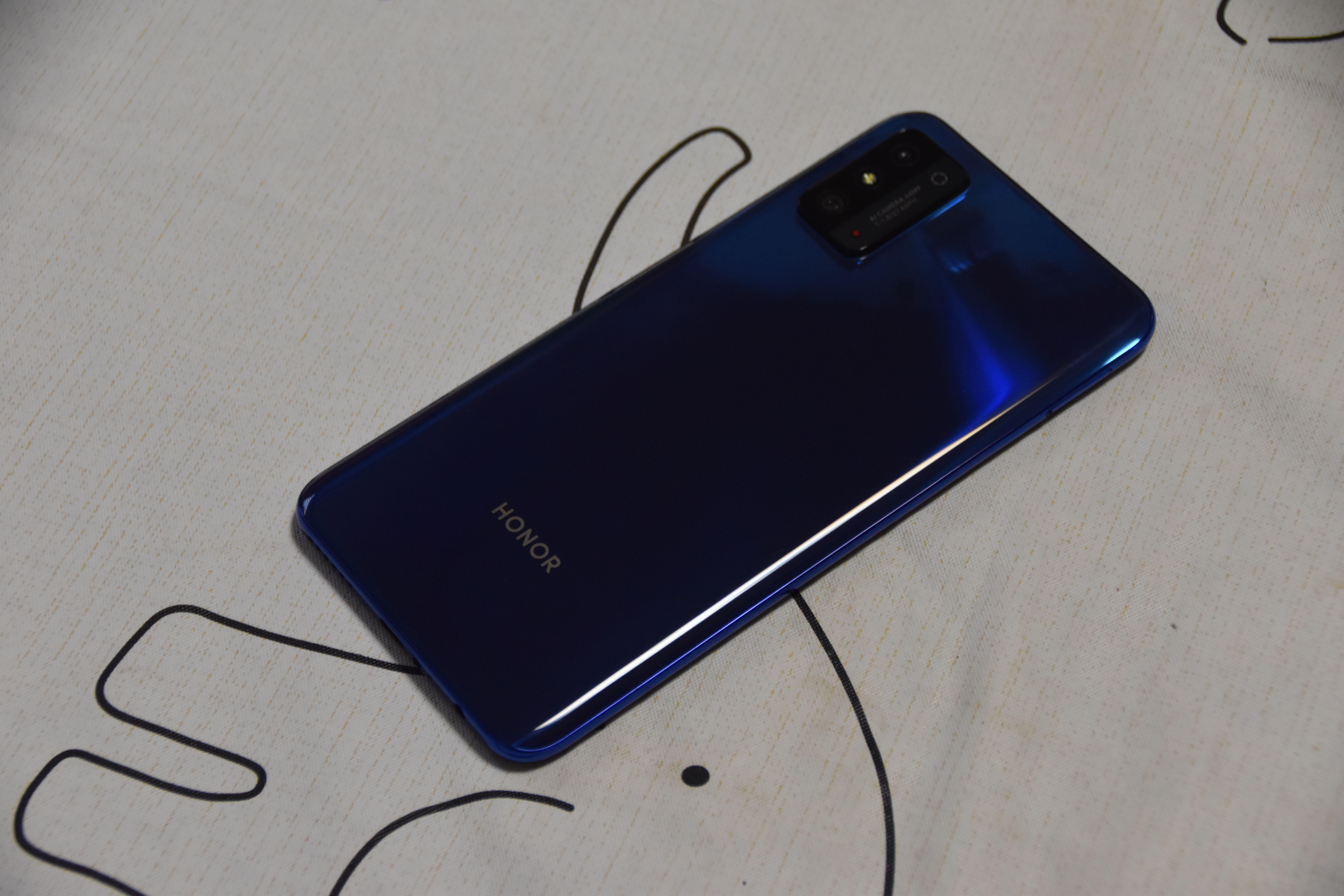 荣耀x30max60w超级快充,荣耀X30MAX深度评测