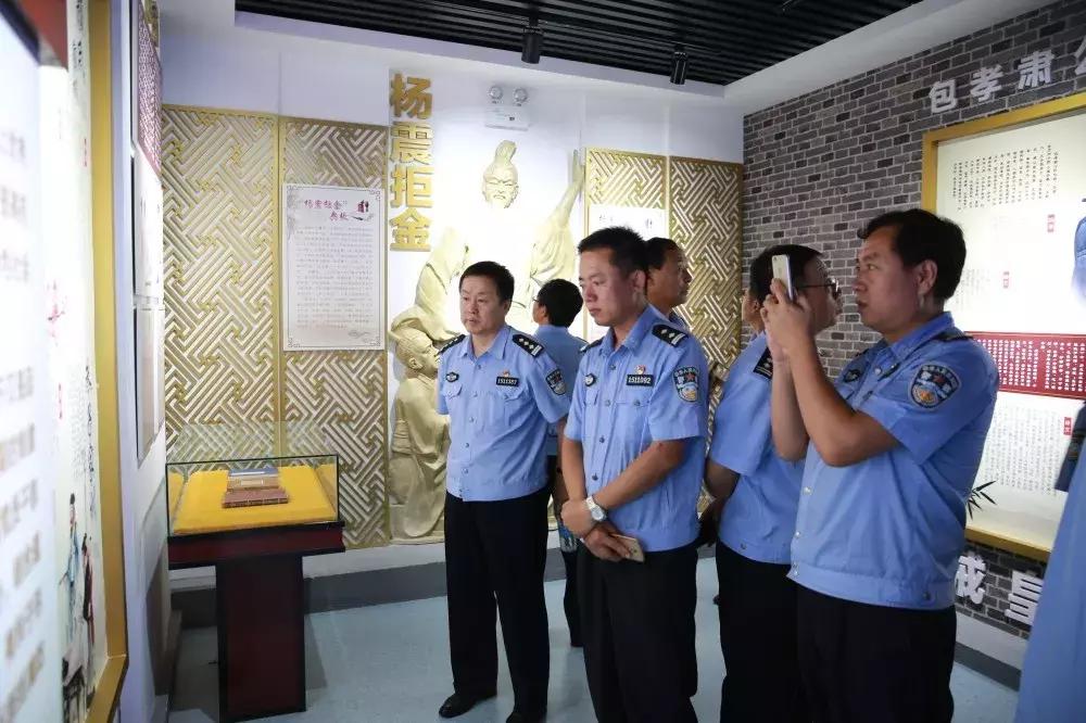 始终坚守初心牢记使命恪尽职守,牢记使命时刻心存敬畏