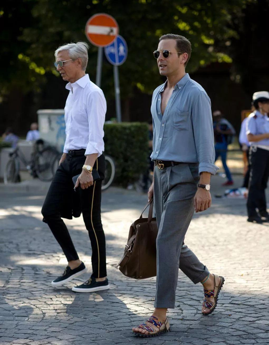 舒适清凉的衬衫,纯亚麻细布衬衫非常适合夏季穿着