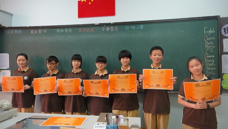 王金战一个班37人考上清华北大,最牛班主任王老师