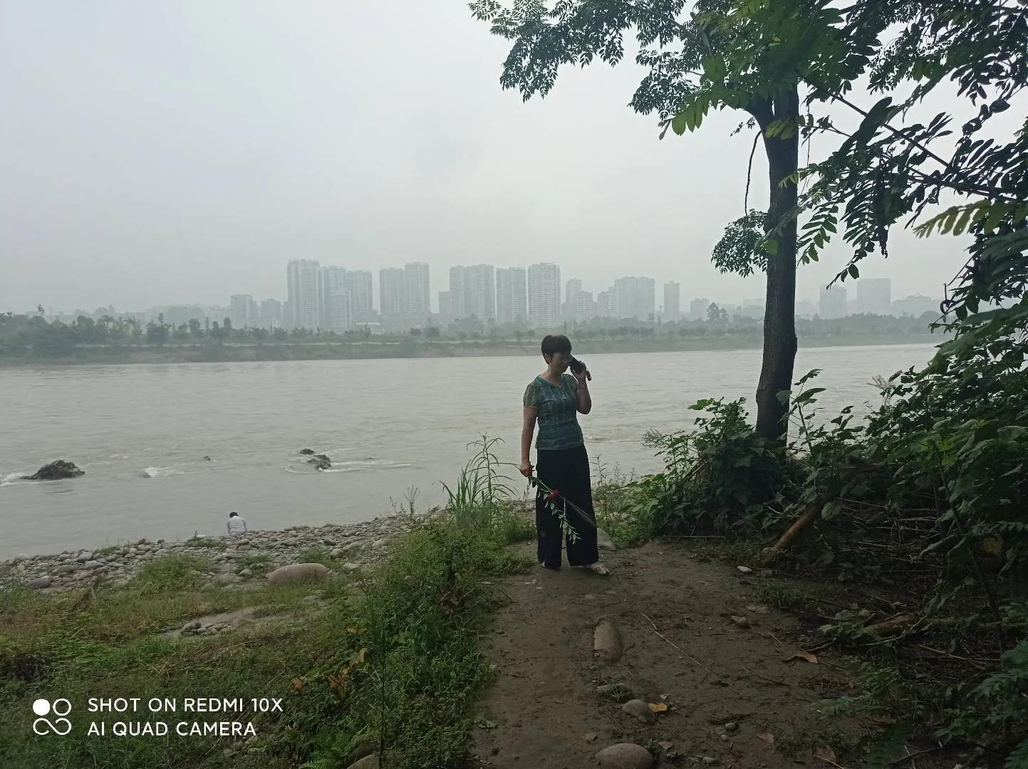 闷恋一一小说连载62迎新晚会初出彩