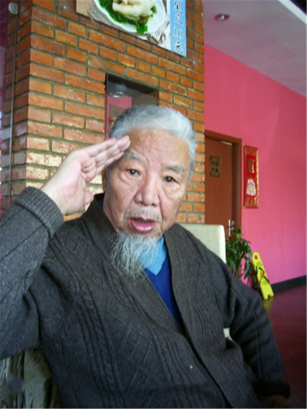 1976年周总理不幸逝世，毛主席流泪仰天长叹：恩来，你还是走了啊