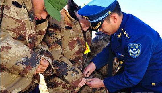 07迷彩大衣用什么标志,07式迷彩大衣有哪几种