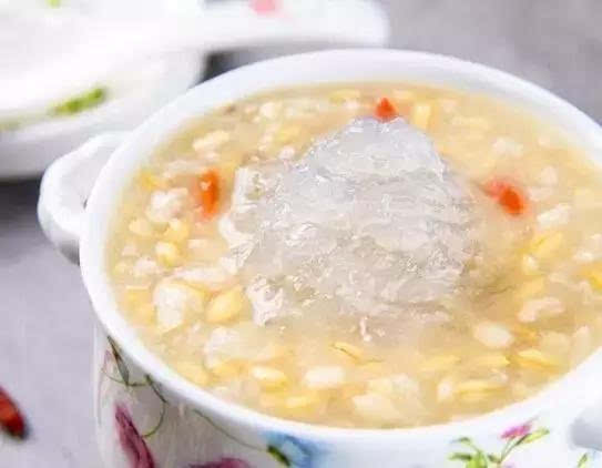 宝钗送燕窝新版,宝钗为什么没有熬好燕窝带过来