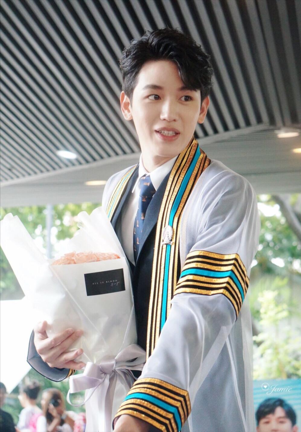 盘点他泰小可爱们的学士照：各个学霸努力又优秀