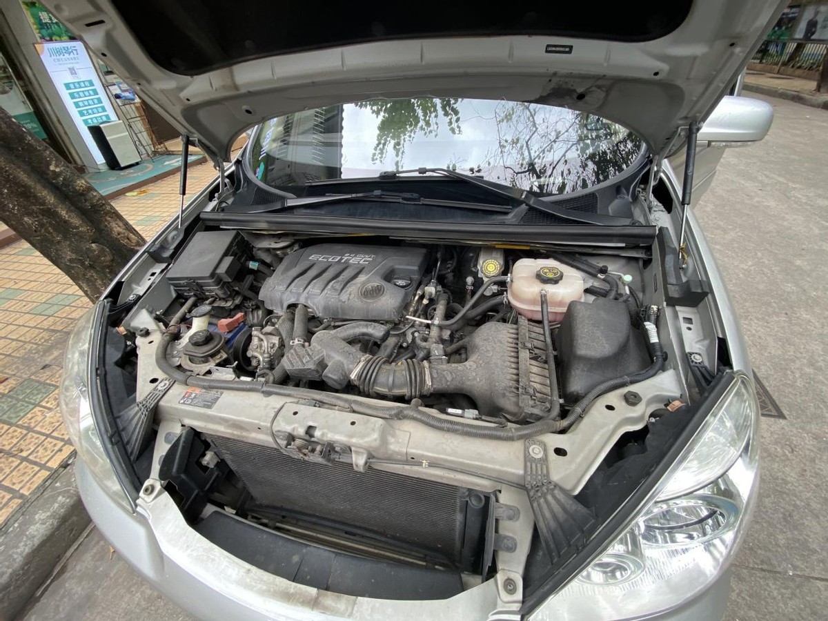 跟别克gl8很像的商务车,最新款别克gl8的性能和评价