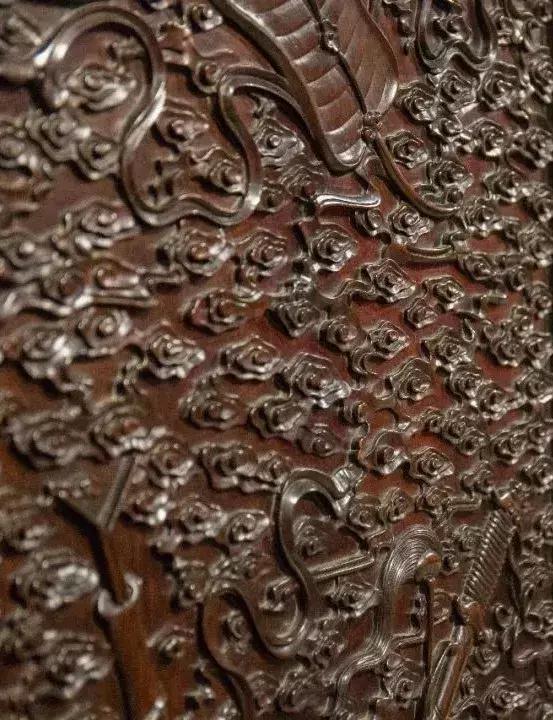 重器解析：紫檀八宝八仙纹大四件柜