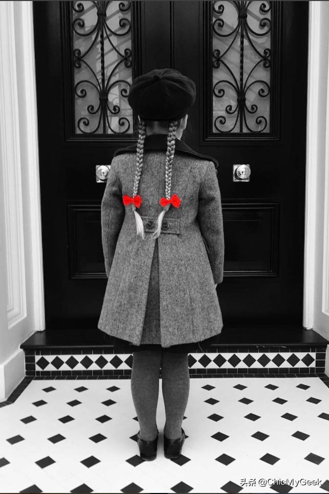 哈珀塞文贝克汉姆妈妈的时尚单品 (贝克汉姆大女儿穿衣风格)