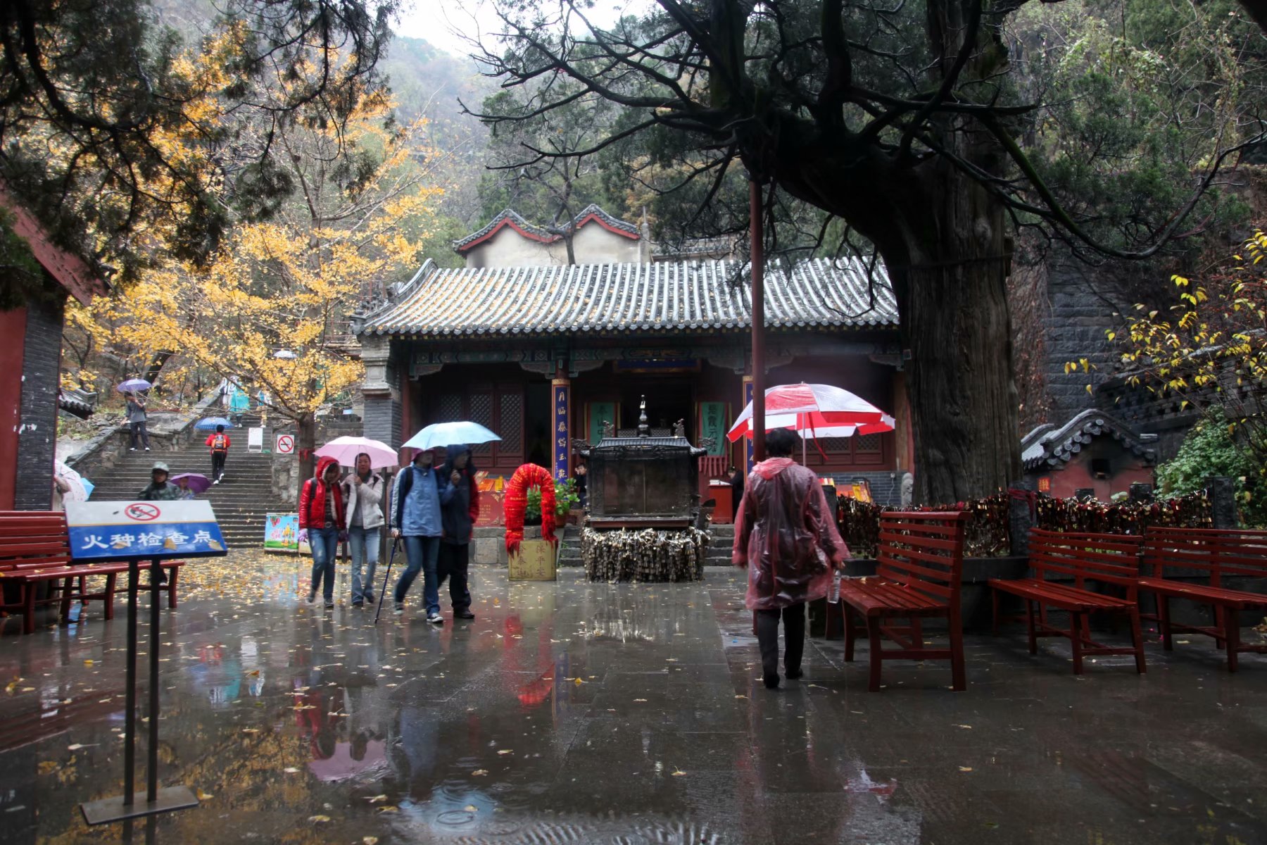 泰山景区在山东哪个市,泰山孔子庙在泰山的位置