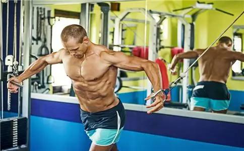 如何用拉力器锻炼背部,如何用拉力器练力量视频