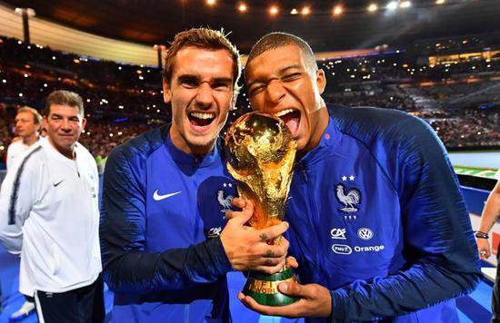 一人一球队!西甲重启马竞打头阵,匪帅当家,神锋摇篮门将梦工厂