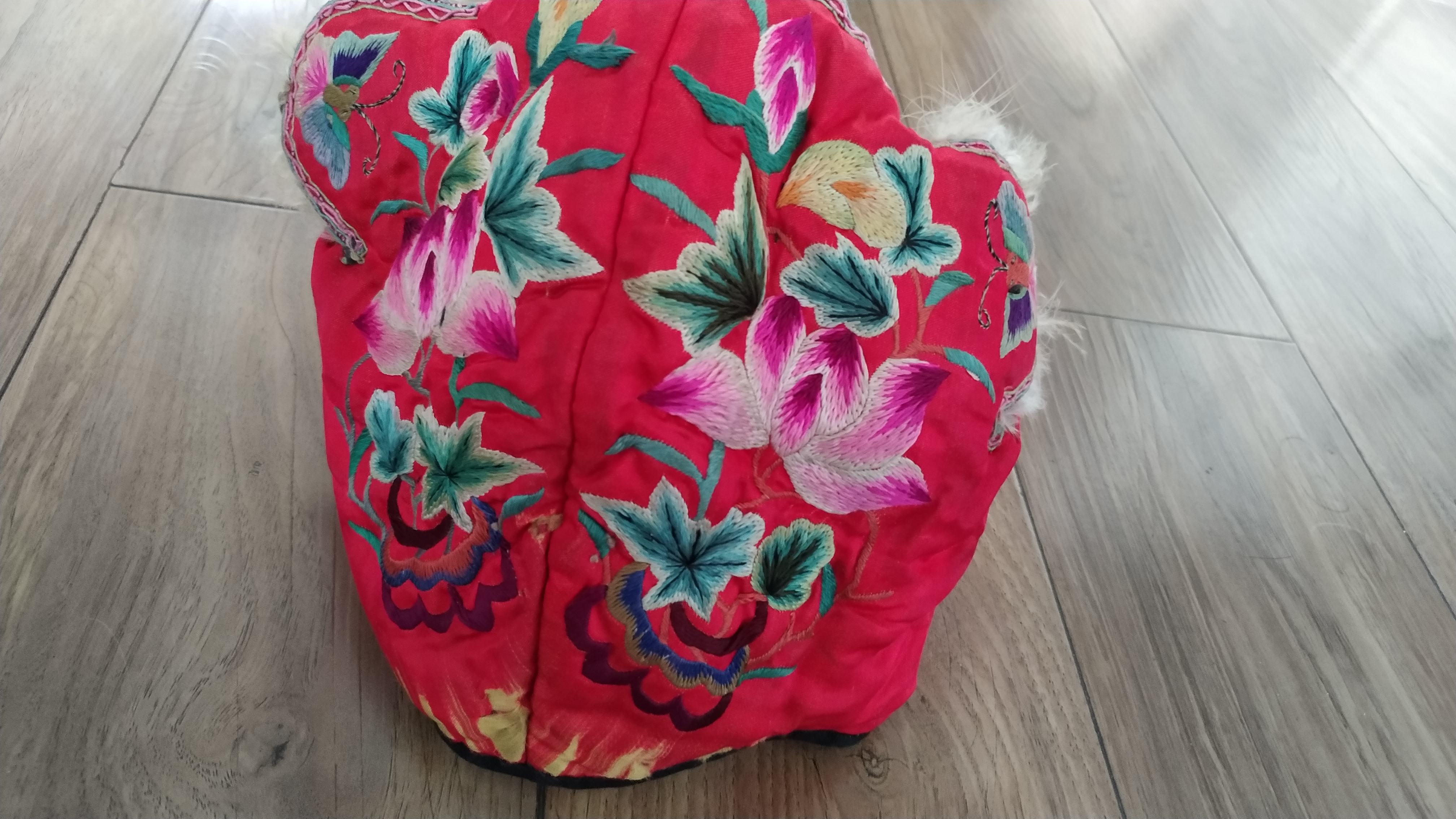 藏金和藏绣哪个好看,藏绣价格一般多少