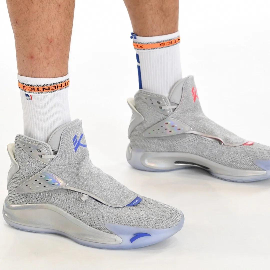 nba球员上脚安踏,nba球员上脚球鞋欧文4绿橙粉