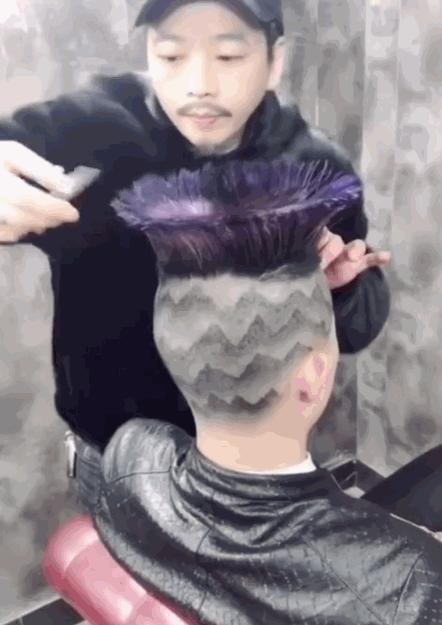 自己在家剪头发又染头发,在家自己给小女孩剪头发