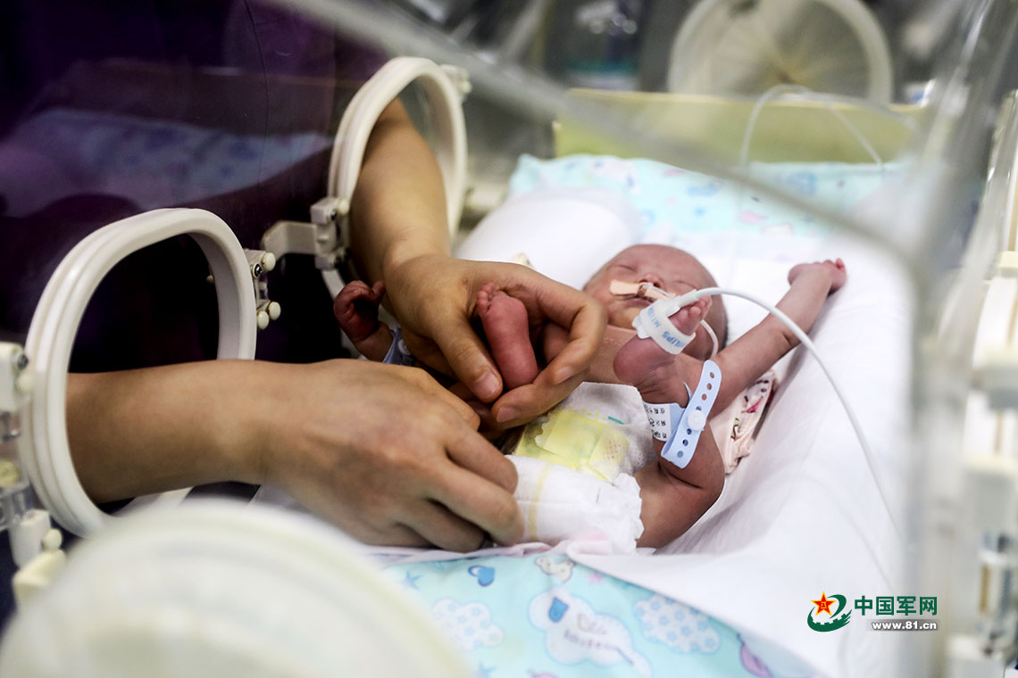 八一儿童医院早产儿视频采访,儿童医院早产儿救治