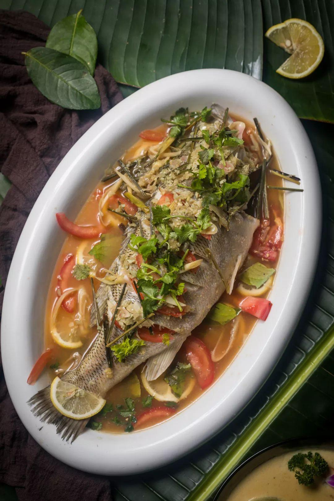 罗湖有家怪店，十个人来吃完饭后，老板居然多了一百个朋友