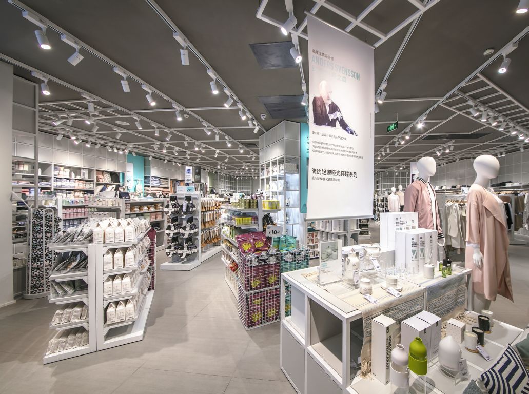 广州百信广场是什么时候建成的,广州百信广场东区西区项目定位