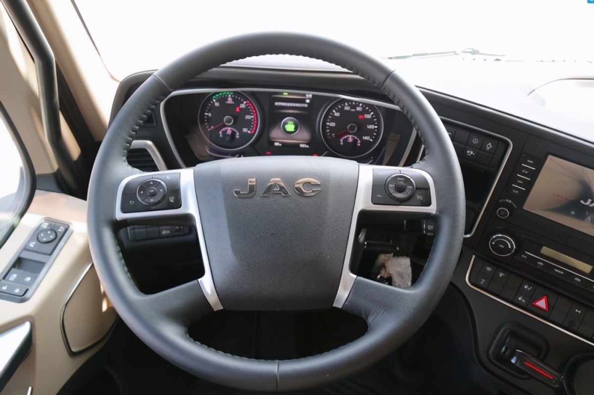 安能快速发展集中采购定制的重卡有什么特别之处?