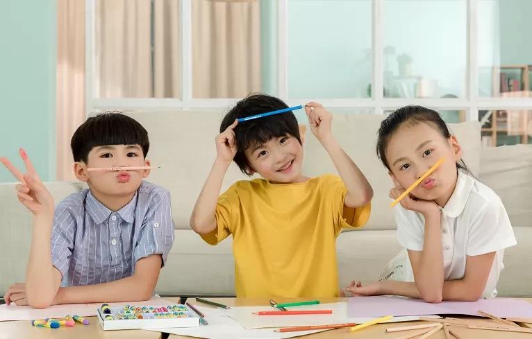 学生出现抑郁症老师应该如何处理,被学校查出抑郁症怎么办