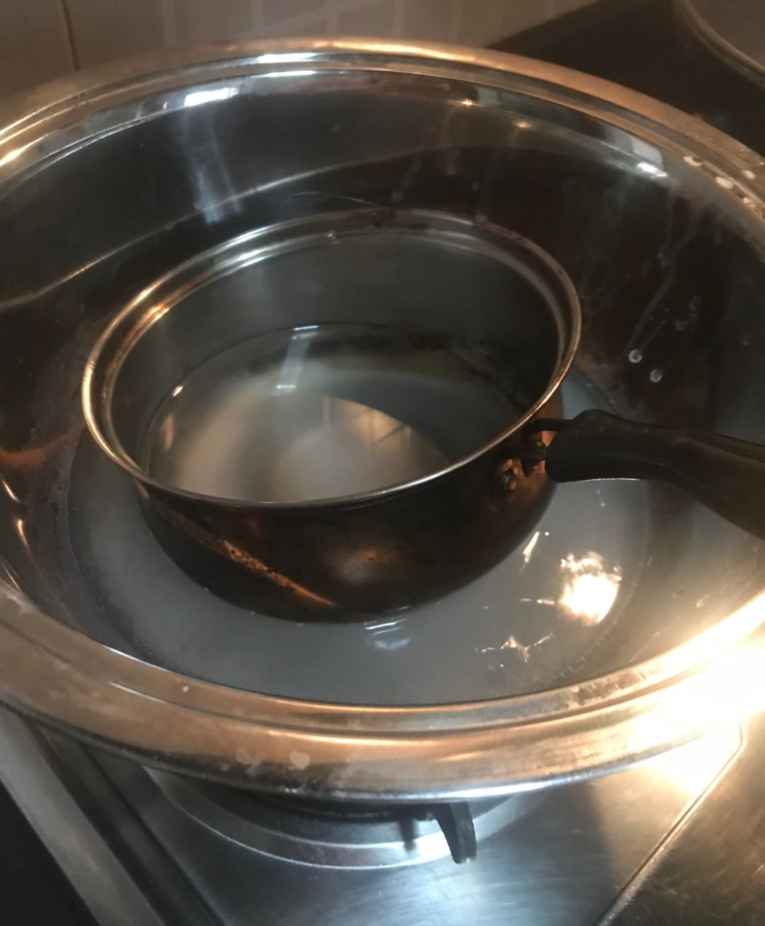 锅底外面焦黑怎么清洗,锅底外面烧焦的黑垢怎么去除