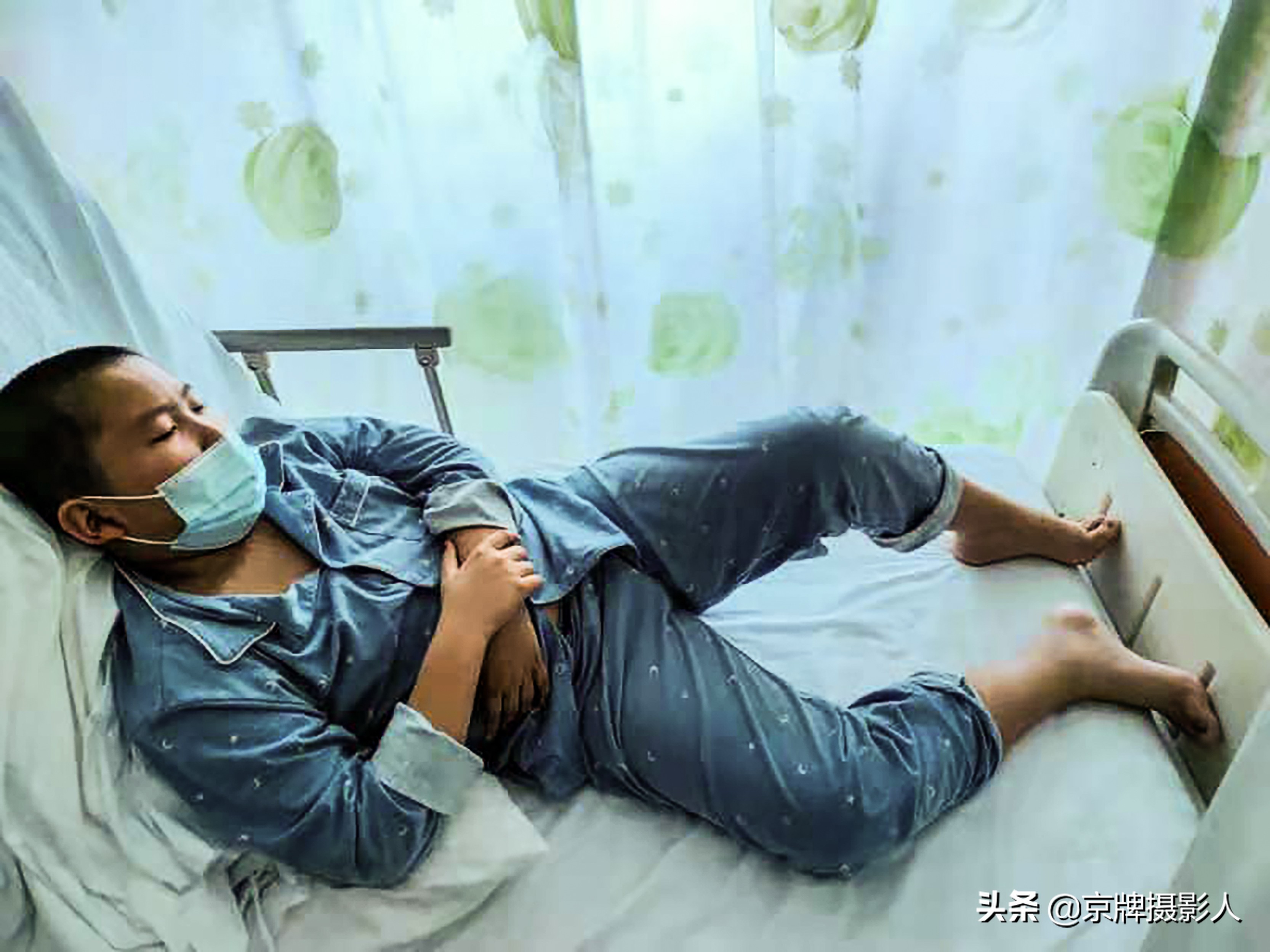 河北男子感谢救孩子,河北男子勇救三名落水女后续