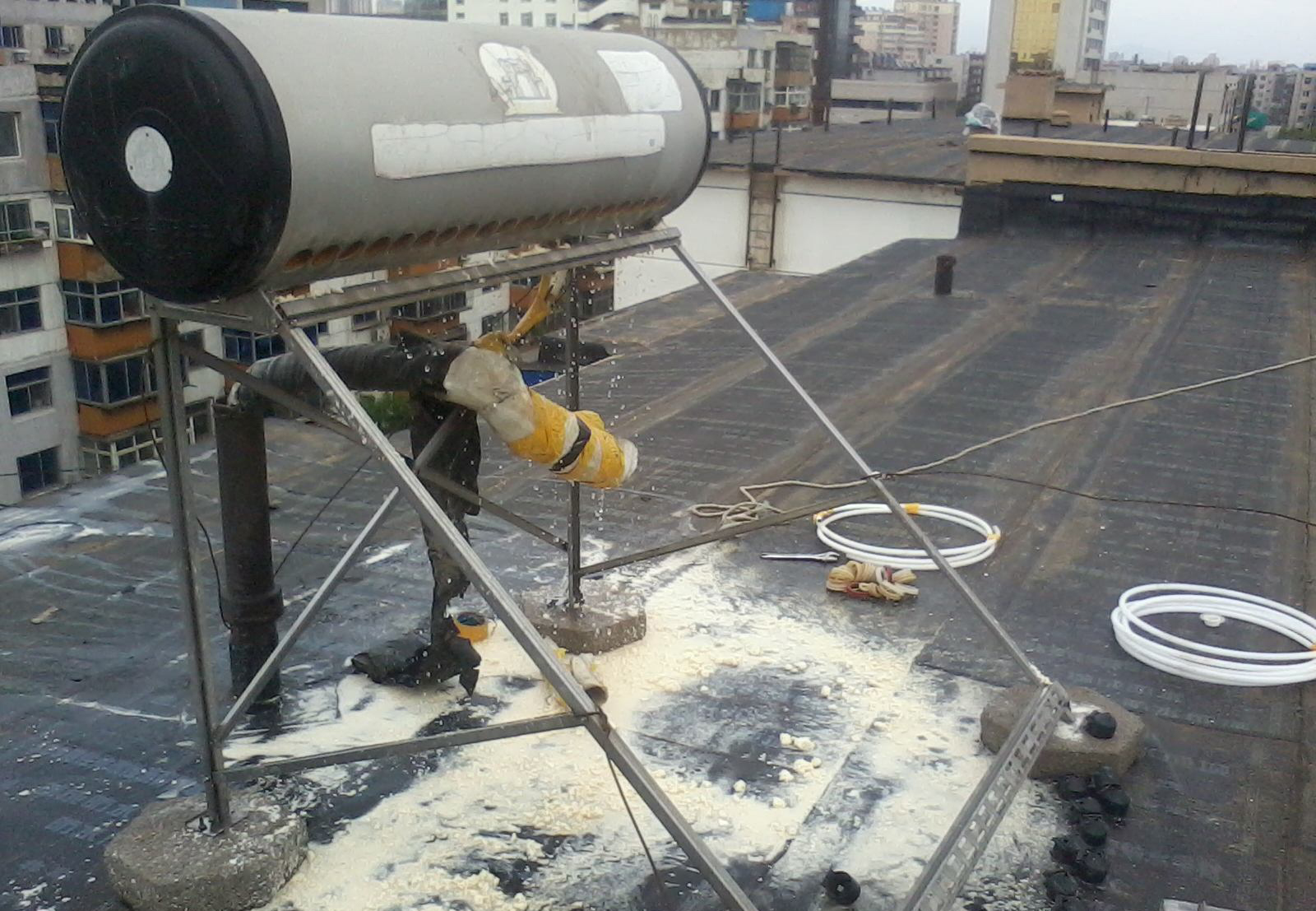 广东用太阳能还是空气能热水器好,太阳能空气能热水器一体机怎么样