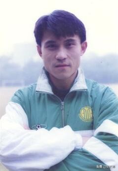 同一年进入国安，二十多年后南方醉驾断财路，他稳扎稳打蒸蒸日上