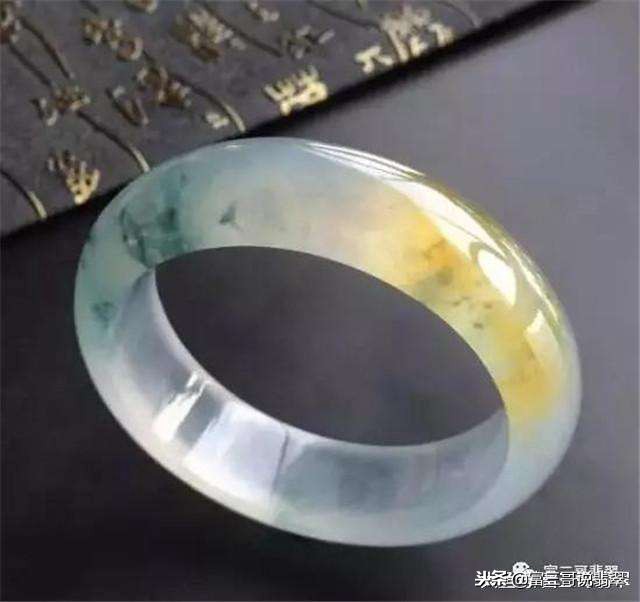 新手究竟该怎样正确入门翡翠行业,行家详解翡翠的哪些讲究