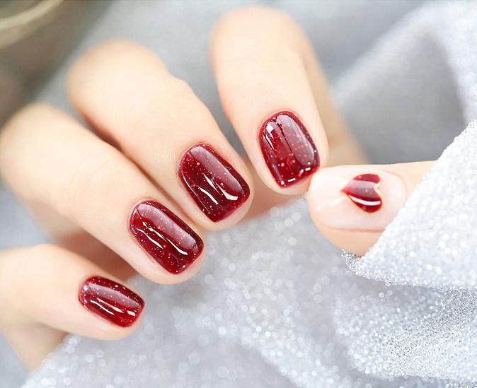 红色加亮片的美甲组合太美了！充满仙气的“红指甲”就是不一样！