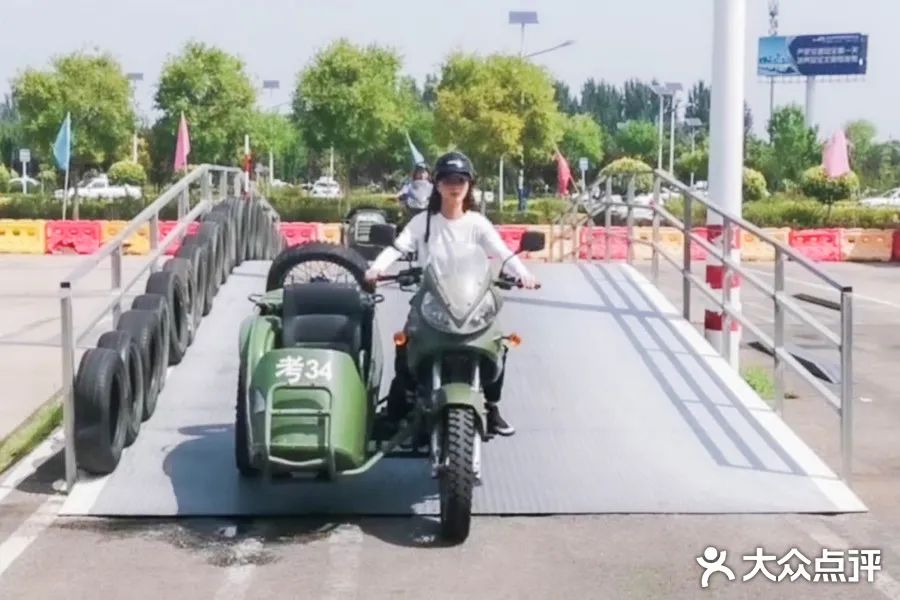 乘风破浪万茜怎么火的,万茜乘风破浪为什么那么多人喜欢