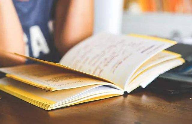 2023中考英语时政热点作文,2023中考作文英语热门话题预测