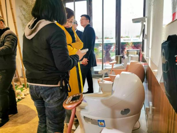 2020年的第一场雪，石家庄新增一处地尔水疗马桶打卡点