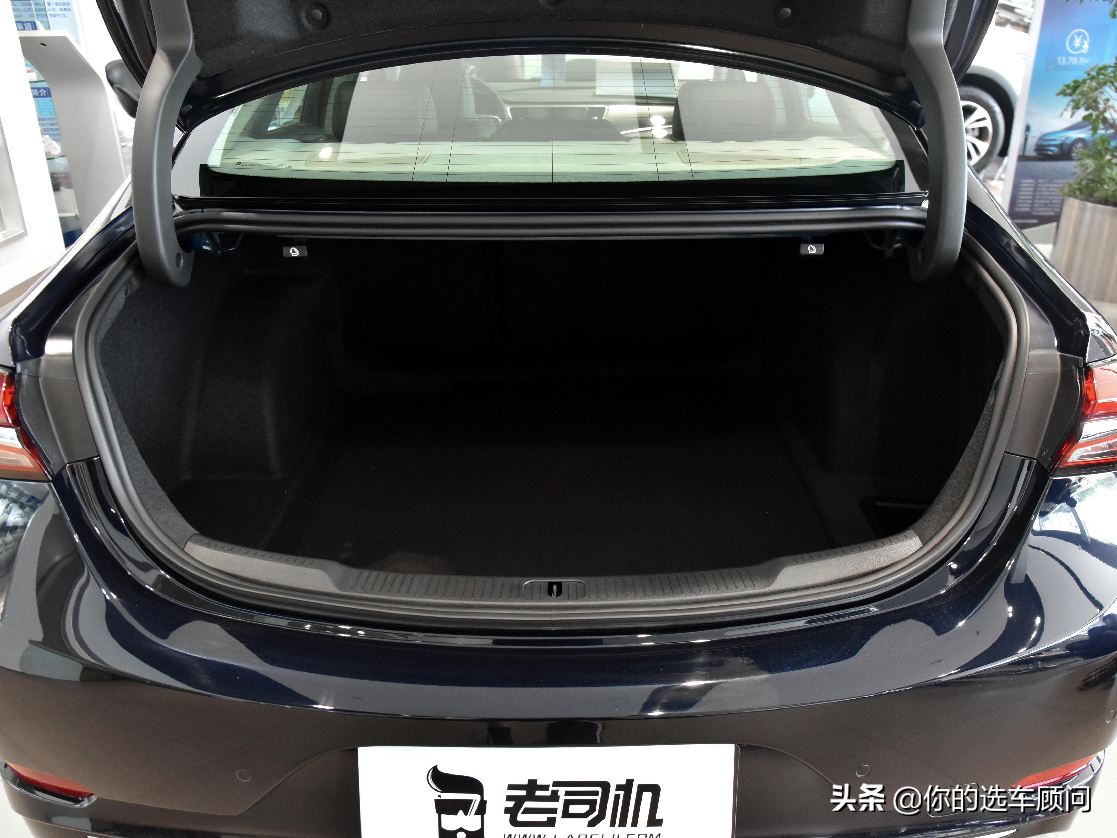 豪华大排量轿车,豪华版大轿车