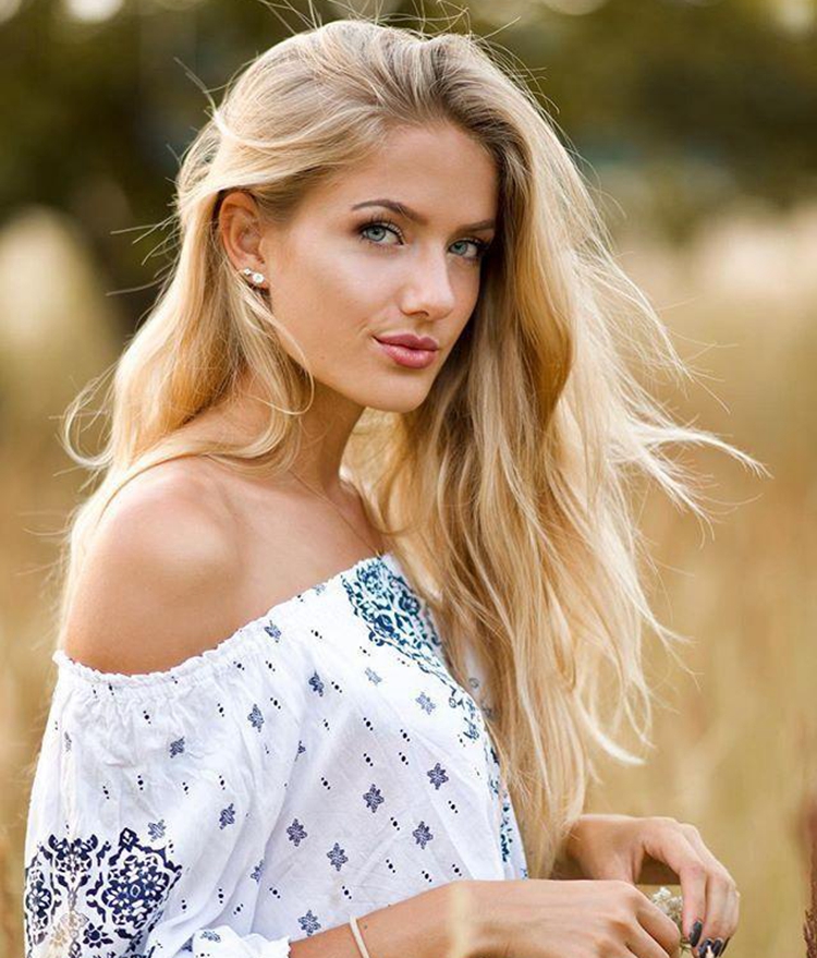 颜值完美，身材傲人，她让人感觉到青春“荷尔蒙”的味道