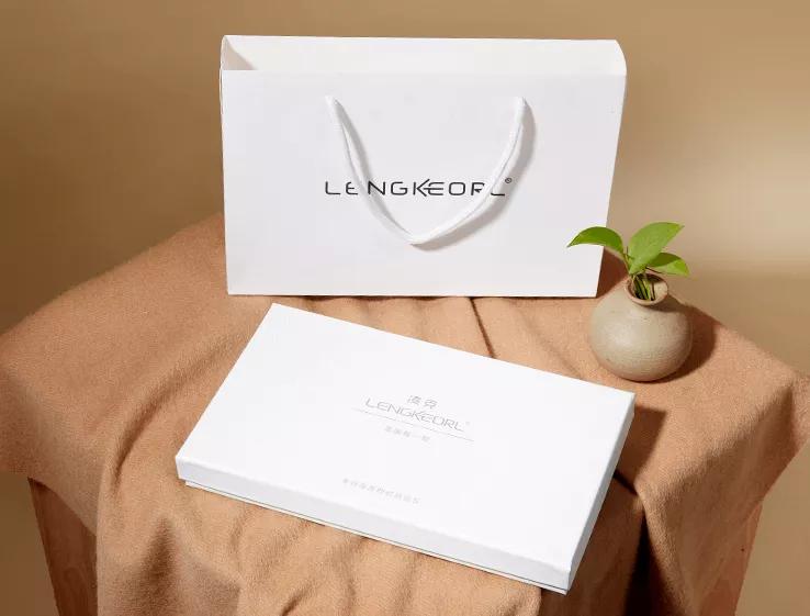 收了这些红色单品，get一整年的“红”运