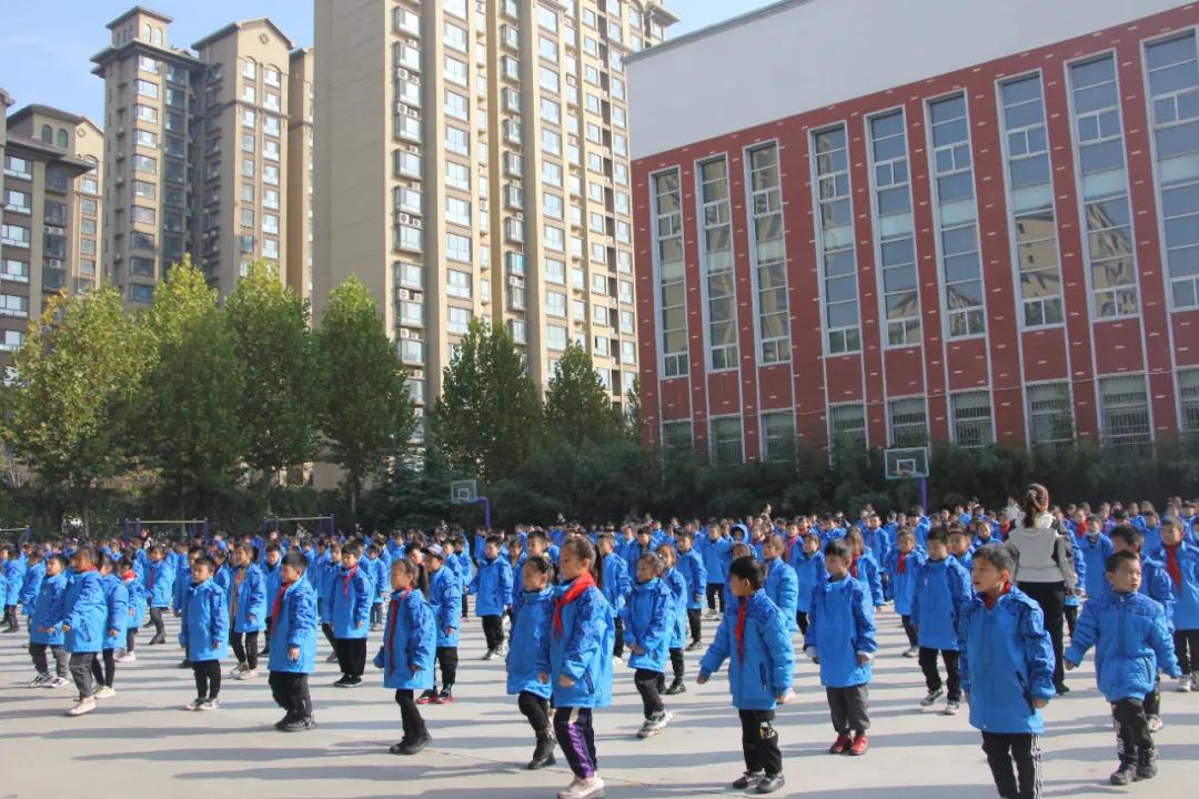 淇滨区明达小学,新街小学青少年校园足球特色学校