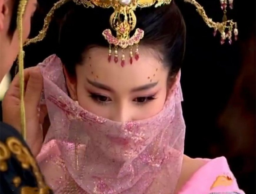 形容女人红颜祸水的成语,红颜祸水相近的成语