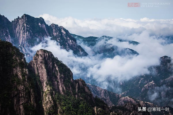 黄山风景悬崖峭壁,峡谷怪石嶙峋