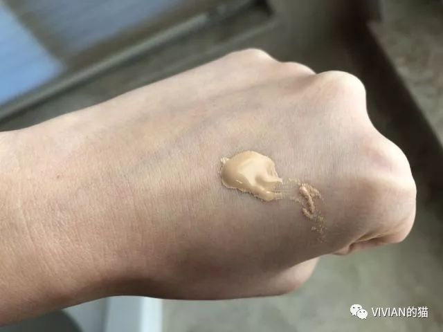 dior小奶瓶凝脂粉底液色号,dior小奶瓶液体高光测评