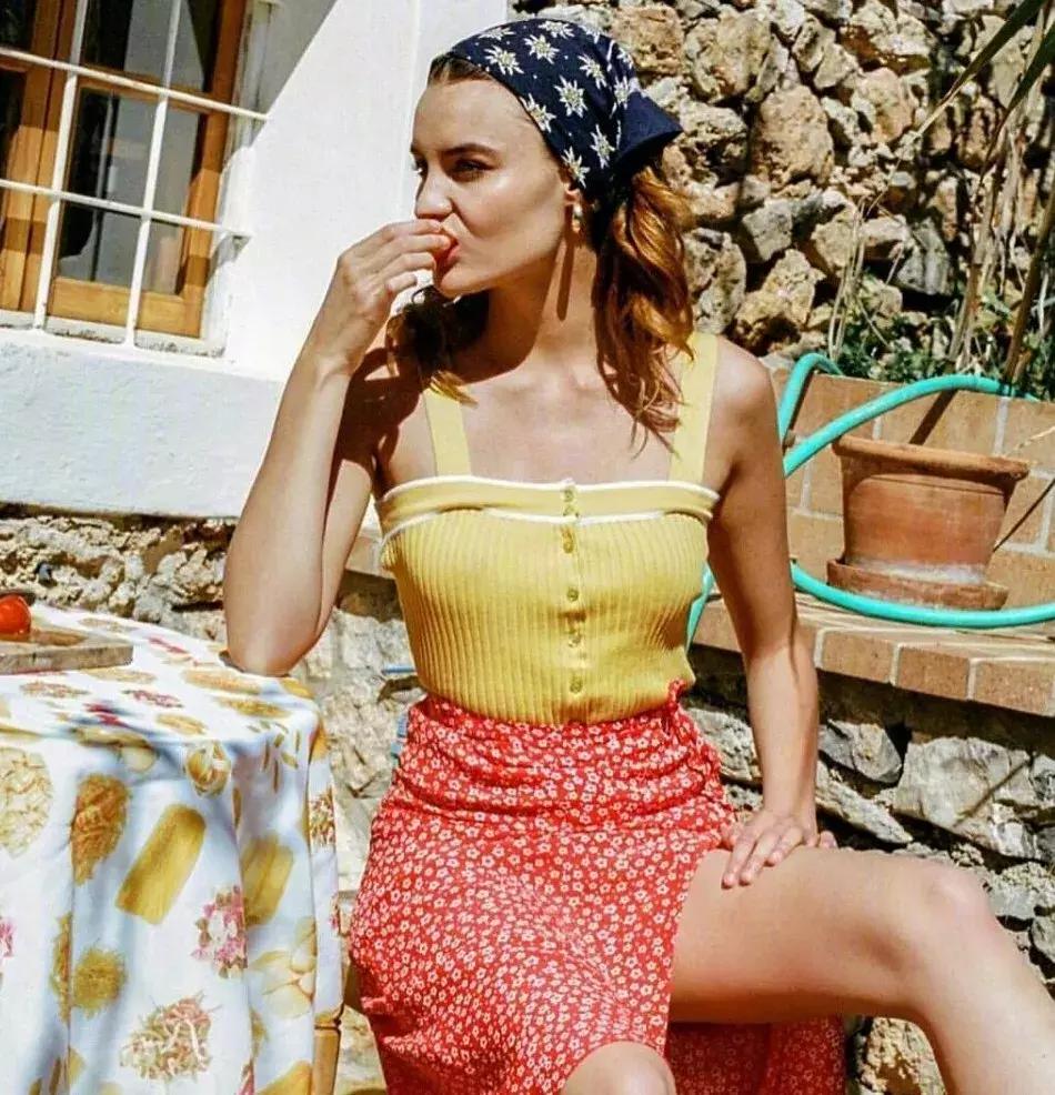 刘雯蕾丝服装,刘雯jennie