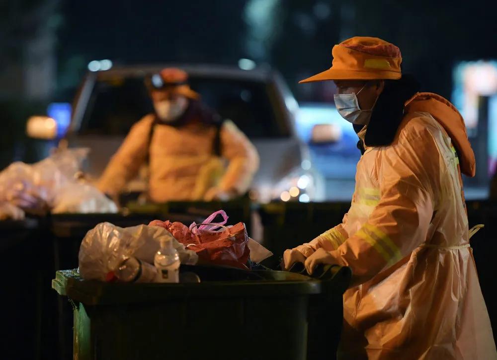 沧海横流尽显英雄本色中流砥柱,沧海横流显英雄本色