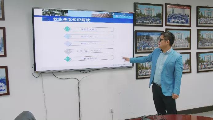 bling～2021研究生新生辅导员，收！