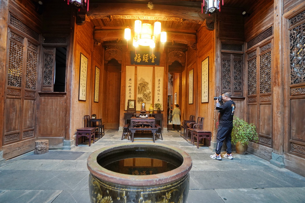 婺源看惯了大城市的繁华,婺源有个徽派建筑景区