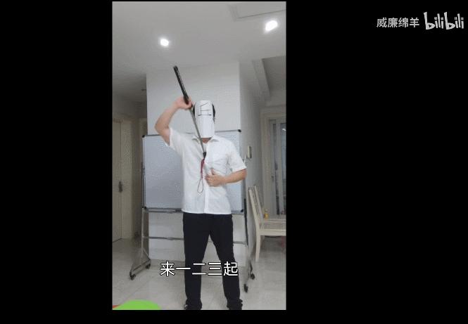 二次元女生真实状态,二次元女生拿武器