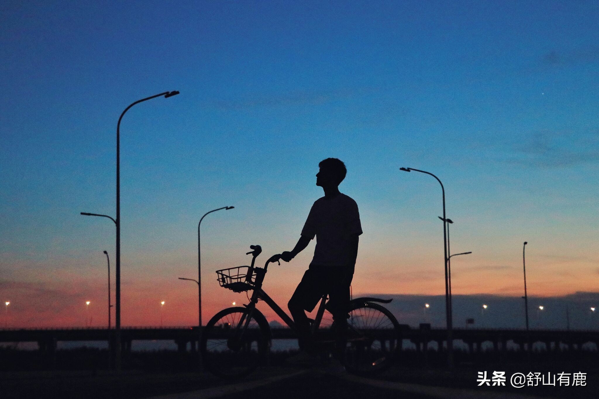 人到中年，不拼爹不拼娘，唯有“白手起家”，才能“杀出血路”